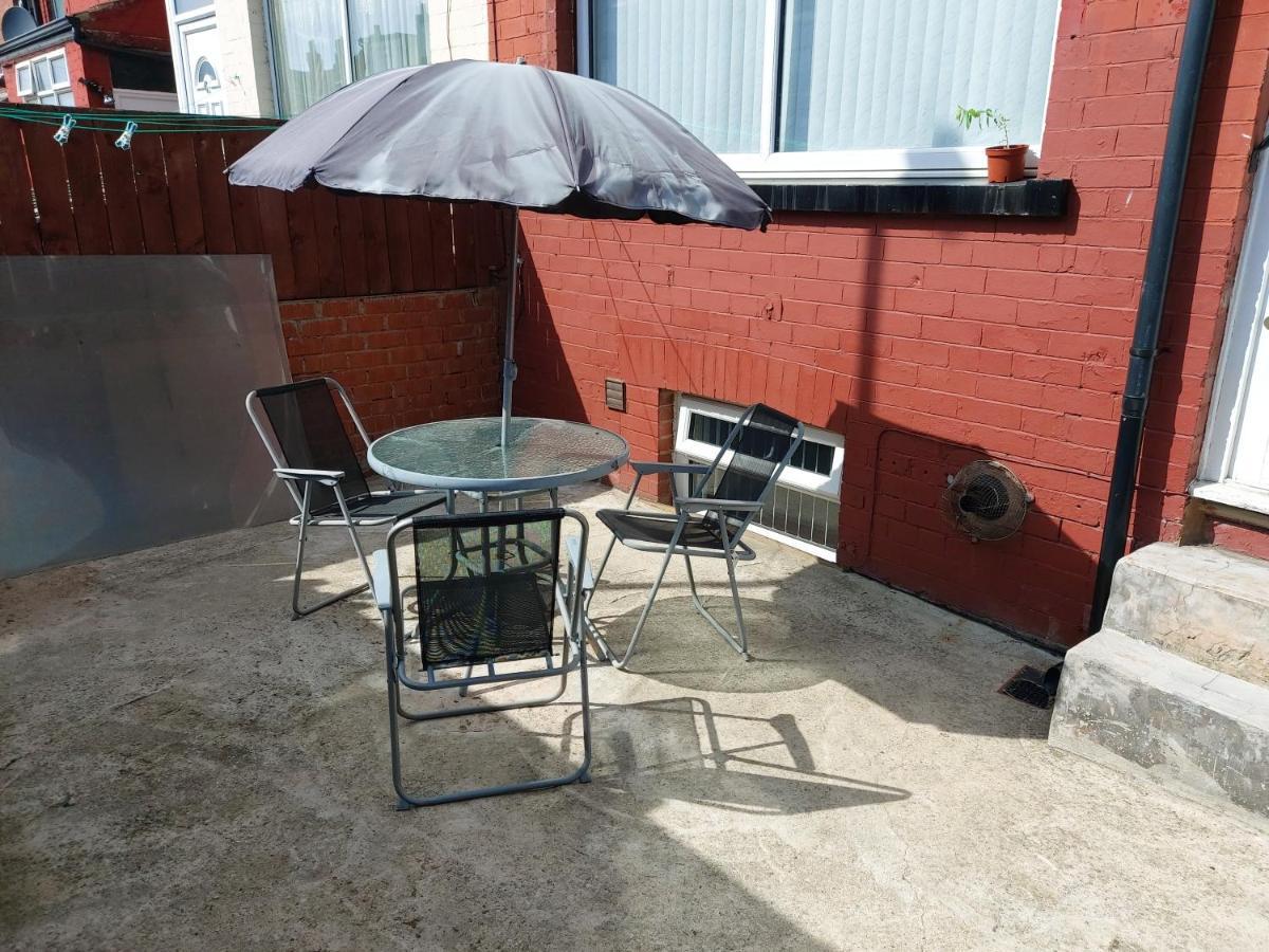 Lovely Studio-Flat With Free Parking, Free Wifi. Leeds  Esterno foto