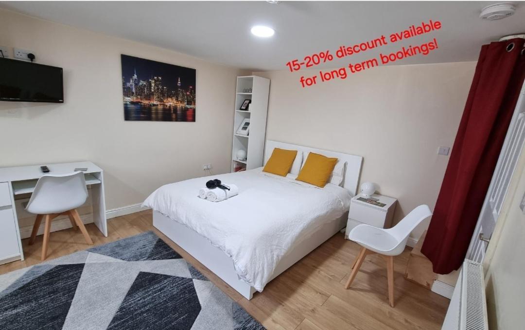 Lovely Studio-Flat With Free Parking, Free Wifi. Leeds  Esterno foto